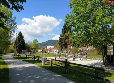 Frisch sanierte Familienwohnung in grüner Lage!