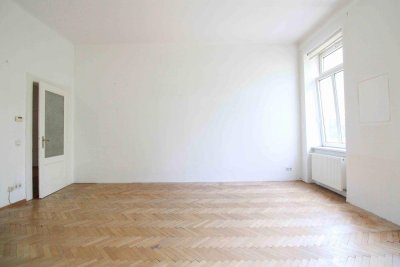Großzügige &amp; helle Altbauwohnung mit Gestaltungsspielraum !