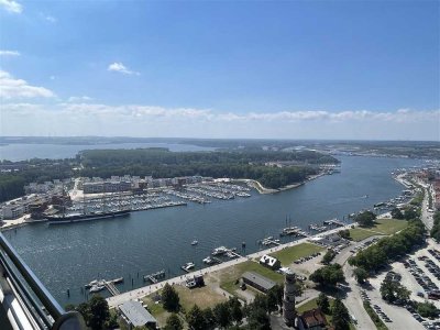 Hoch gelegene 2-Zimmer-Ecksuite mit TG-Stellplatz und herrlichem Trave- und Meerblick