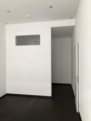 Stilvolle, neuwertige 4-Zimmer-Loft-Wohnung mit 2 Balkonen und Einbauküche in Ingolstadt