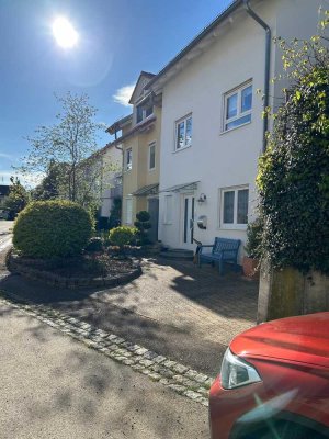 6-Zimmer-Doppelhaushälfte mit gehobener Innenausstattung und EBK in Wangen