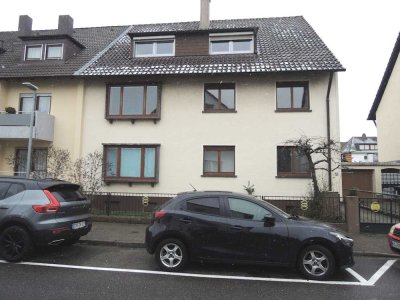 Ansprechende und gepflegte 4-Raum-Wohnung mit Balkon in Karlsruhe