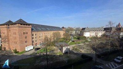 Mitten in Mainz, aber ruhig – 2-Zimmer-Wohnung mit traumhaftem Ausblick