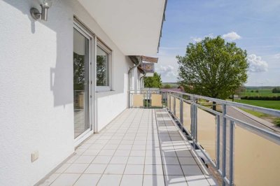 Naturbezogene 2-Zimmer Wohnung mit Panoramablick, XXL-Sonnenbalkon in idyllischer Lage am Feldrand.