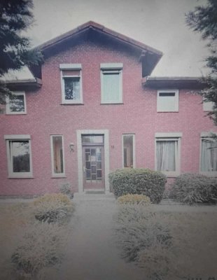 Geräumiges 9-Zimmer-Haus mit Garage in Techau