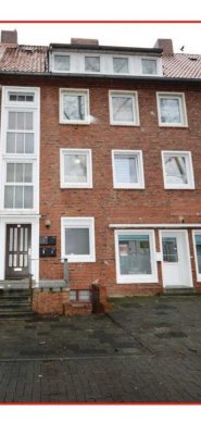 Attraktive 4-Zimmer-Wohnung mit Einbauküche und Balkon in Emden