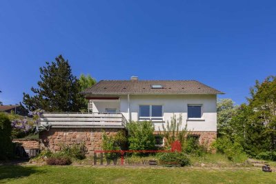 Wohnidylle mit Stadtnähe:
Südhanglage mit freiem Blick vom Balkon. Ruhige Lage im Wohngebiet!