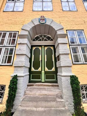 5-Zimmer-Altbauwohnung im Schatten der Michaeliskirche