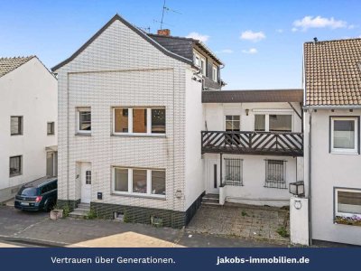 Vielseitiges Wohnhaus mit Einliegerwohnung – Potenzial für Familien und Investoren
