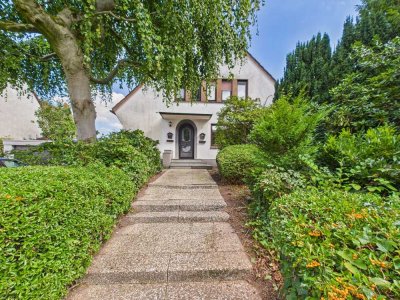 Freistehendes 2-Familienhaus auf einem ca. 2400 m² Traumgrundstück