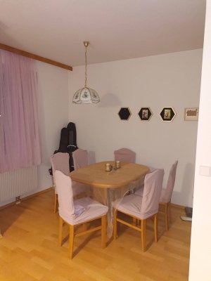 Moderne 2-Zimmer Neubauwohnung mit Balkon voll möbliert