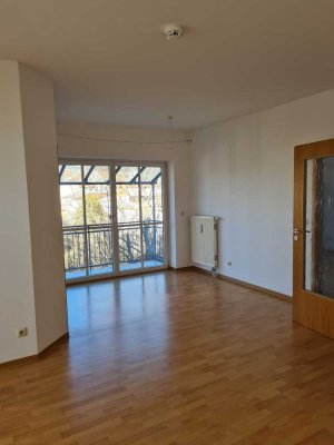 Freundliche 2-Zimmer-Dachgeschosswohnung mit Einbauküche in Pfarrkirchen