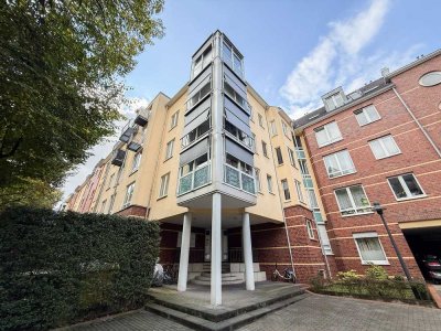 Rarität im Rheinpalais – Exklusive Maisonette mit Dachterrasse & Lift | Erbpacht indexiert