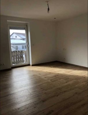 Sanierte 2-Raum-Wohnung mit Balkon in Metten