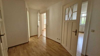 2-Zimmer-Wohnung mit EINBAUKÜCHE und TAGESLICHTBAD zu vermieten!