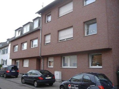 Zentral in Junkersdorf: 2 Zimmer, Balkon