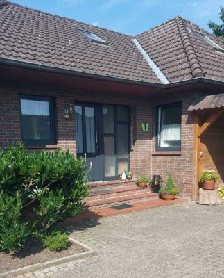 Doppelhaus auf großem Grundstück zentral in Friedeburg mit einer neuen Heizung