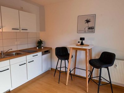 Exklusive, gepflegte 1-Raum-Wohnung mit Balkon und EBK in Neu-Ulm
