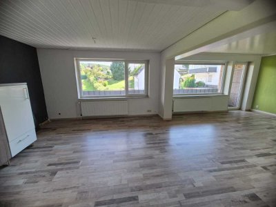 ** RESERVIERT ** 2-Zimmer-Wohnung mit Balkon in Vollmerhausen