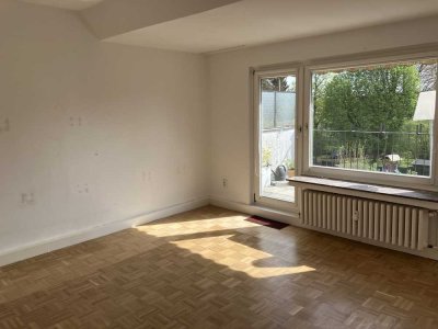 Helle u. geräumige DG-Whg. in ruhiger Lage E-Bergerhausen mit Balkon, EBK, begehbarem Kleiderschrank