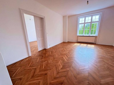 Erstbezug 151m2, 5 Zimmer in Villenetage mit Gartenanteil und Parkplatz
