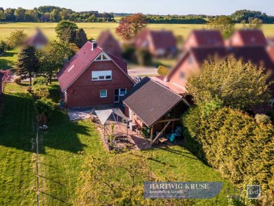Einfamilienhaus mit Garagengebäude und Gartenhaus nahe dem Elbdeich!n Elbnähe