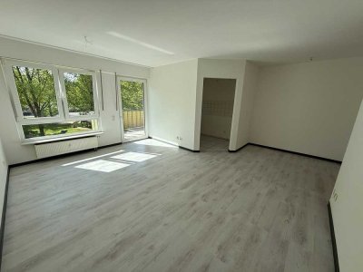 WBS benötigt! Sanierte Wohnung mit Balkon und barrierefreiem Bad zu vermieten!