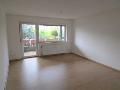 helle 2-ZKB, 69m², EBK, Balkon, TG, HM-Service, Blick ins Grüne, Nähe KIT