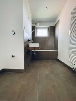 Modernisierte 2-Zimmer-Wohnung mit Balkon und gehobener Ausstattung