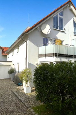 TOP DHH mit 2 Bädern und Doppelgarage in ruhiger Lage