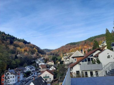 4-Zi-Maisonette-Wohnung mit großer Aussichtsterrasse und EBK