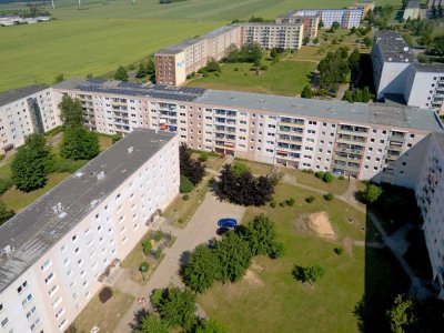 3 Raumwohnung mit Balkon - unrenoviert- (31.12)