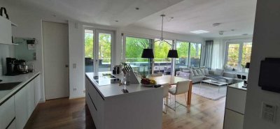 Sonniges Wohnglück: Design-Highlight mit Panoramabalkon & eigener E-Ladestation
