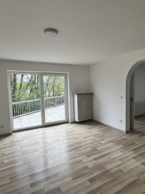 Erstbezug nach Sanierung mit Balkon: stillvolle 2-Zimmer-Wohnung in Metzingen