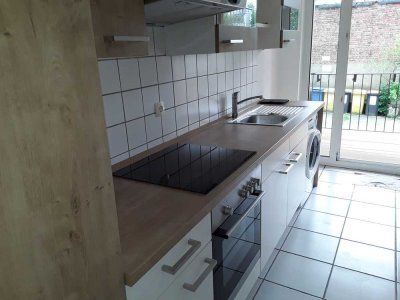 Schöne, geräumige ein Zimmer Wohnung in Solingen-Mitte mit EBK