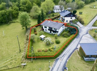 Viel Platz für Familie, Generationen oder Wohnen &amp; Arbeiten – gepflegtes Haus in ruhiger Grünlage in Hüttenberg