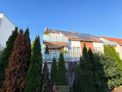 "Stilvolle 3,5-Zimmer-Wohnung mit Loggia, Carport und eigenem Hobbyraum – Ihr modernes Zuhause!"