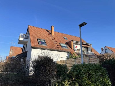 ***Charmante 2-Raum-Dachgeschosswohnung mit Dachterrasse, Keller und Garage in Frankenberg***