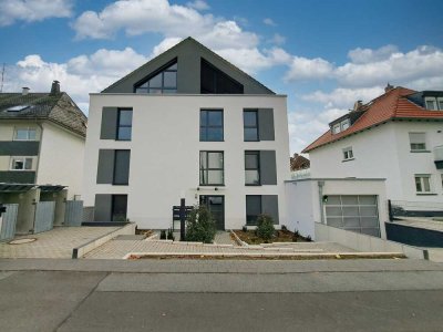 große 2-Zimmer-Wohnung in Mainz-Kastel: Neubau 2023, Balkon, Einbauküche, Tiefgarage