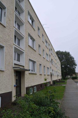 Helle 3 Zimmer Hochpaterre Wohnung *  Balkon *  Keller * Stellplatz  *