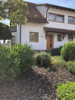 Schönes, geräumiges Haus mit sechs Zimmern in Südwestpfalz (Kreis), Rieschweiler-Mühlbach
