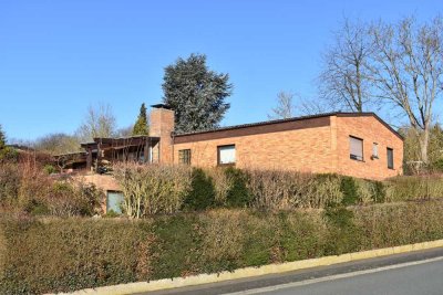 Toll gelegenes EFH (Bungalowstil) mit Blick zur Plesse und Einliegerwohnung