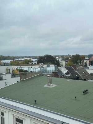 *** Eine wahre Immobilienperle mit Alsterblick - 2-Zi-DG Wohnung in bester Lage von St. Georg ***