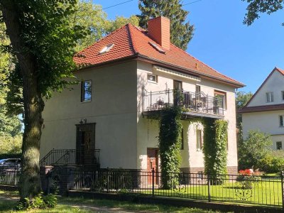 Jetzt Kaufen. Freie Villa in Finkenkrug auf stattlichen Grundstück. 200 qm Wohnfläche + Vollkeller