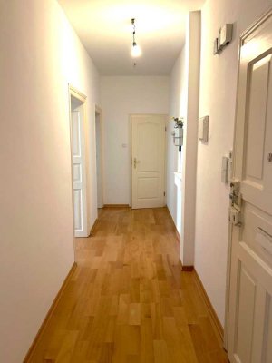 Schwabing - Großzügige 2-Zimmer Wohnung - WG geeignet