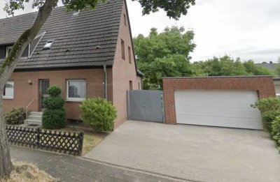 Erstbezug nach Sanierung: Exklusive 3-Raum-Wohnung mit luxuriöser Innenausstattung in Grevenbroich