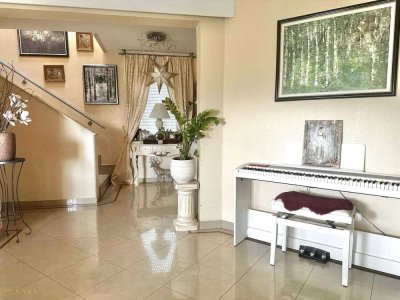 Reduziert - Attraktive Maisonette, Balkon mit Weitblick und Tiefgarage, Zentrum nah gelegen