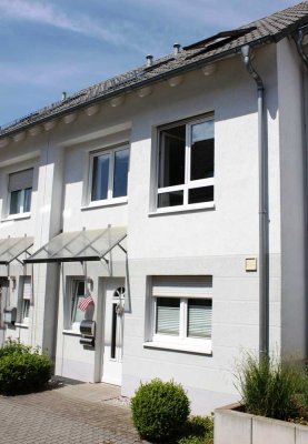 Gepflegtes Reihenhaus in Liederbach provisionsfrei zu vermieten - Ideal für Expatriates