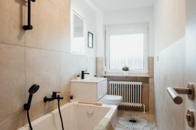 Erstbezug nach Sanierung: Lichtdurchflutete 3-Zimmer-Wohnung mit Stellplatz (ohne Maklerprovision)