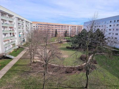 **JETZT EINZIEHEN**3-Zimmerwohnung // Balkon // Bad mit Wanne // 3.OG // ab sofort